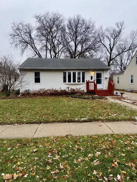 2212 Midway Dr, Rockford, IL 61103