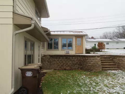 1717 Valley View Dr, Freeport, IL 61032 photo 19