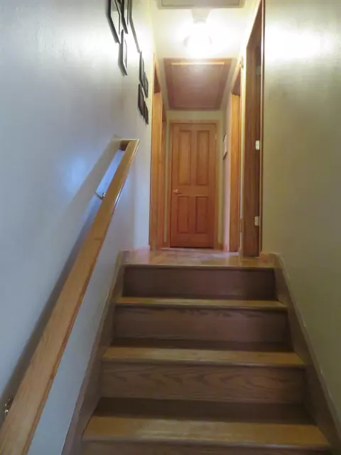 1717 Valley View Dr, Freeport, IL 61032 photo 8