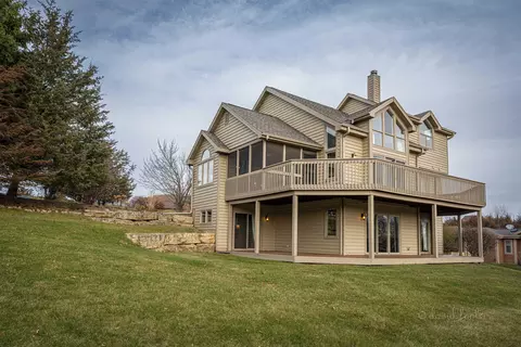 123 Blackhawk Trce, Galena, IL 61036