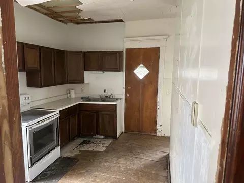 122 W Locust St, Lanark, IL 61046 photo 3