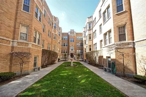 243 Washington Blvd, Oak Park, IL 60302