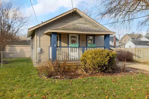 5320 Garden Plain Ave, Loves Park, IL 61111