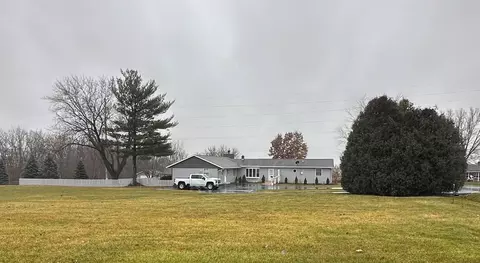 11420 W Chetlain Ln, Galena, IL 61036
