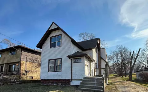 1134 Sherman Ave, Rockford, IL 61103