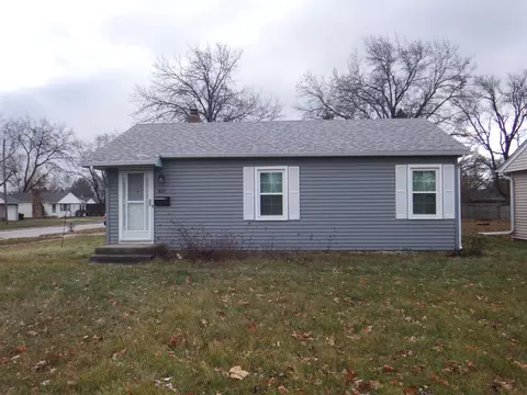 825 Northfield Ave, Loves Park, IL 61111