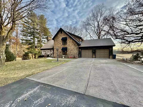 7945 Shaw Rd, Belvidere, IL 61008