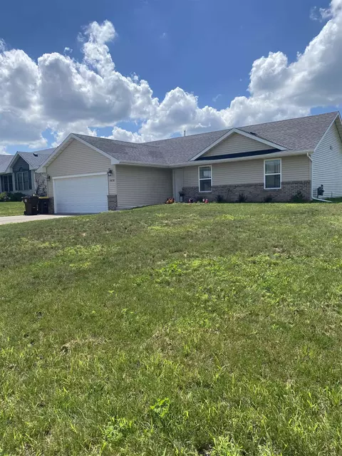 7870 Nesting Eagles Rd, Machesney Park, IL 61115
