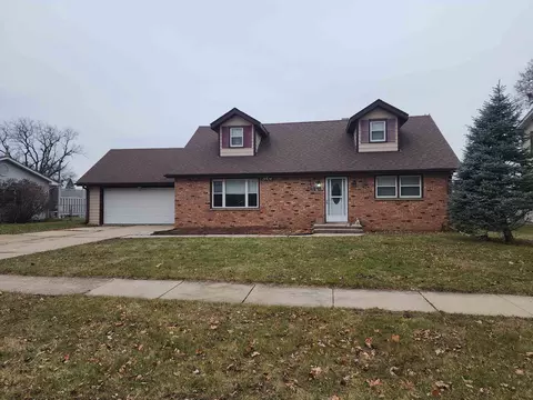 1923 Charlotte Dr, Rockford, IL 61108