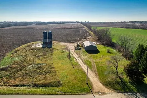 10738 Fish Hatchery Rd, Pecatonica, IL 61063 photo 6