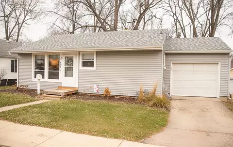 509 Pine St, Dixon, IL 61021