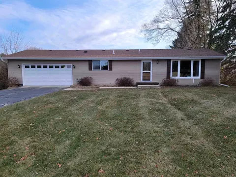 1652 Edgewood Dr, Lake Summerset, IL 61019
