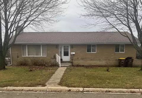 611 S Ward St, Stockton, IL 61085