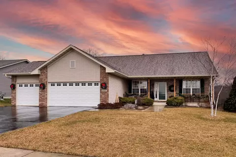 15341 Twin Oaks Ln, South Beloit, IL 61080