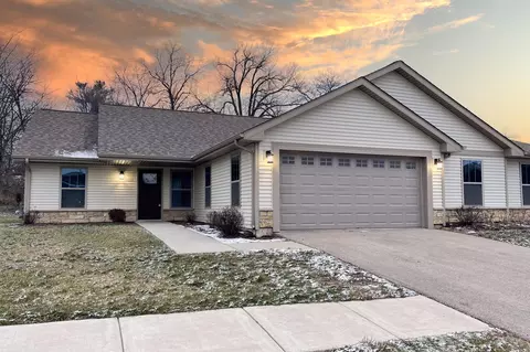 5602 Jackies Dr, Loves Park, IL 61111