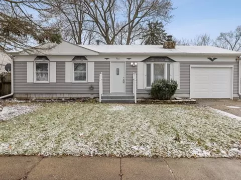 223 Liberty Blvd, Machesney Park, IL 61115