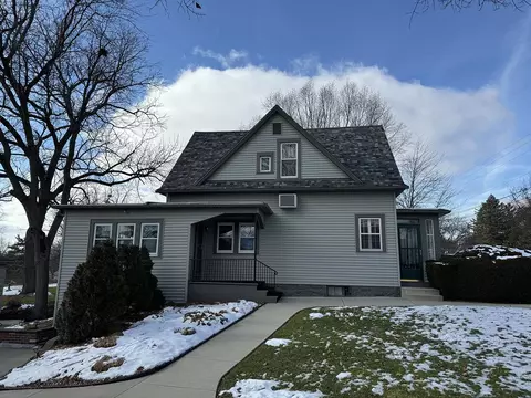 717 E Washington St, Mount Carroll, IL 61053 photo 4