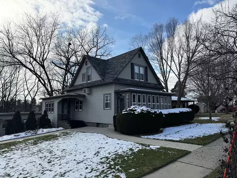 717 E Washington St, Mount Carroll, IL 61053 photo 5