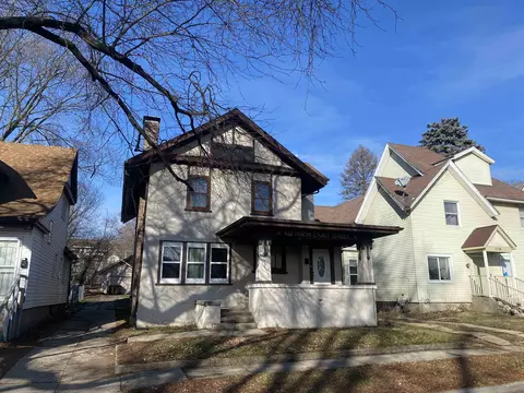 1132 N Court St, Rockford, IL 61103