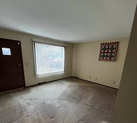 2018 E State St, Rockford, IL 61107 photo 2