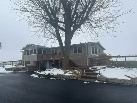 6894 N High Ridge Rd, Galena, IL 61036
