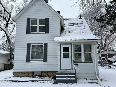 520 S Burchard Ave, Freeport, IL 61032 photo 1