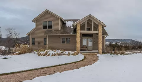 6 Sundance Trl, Galena, IL 61036