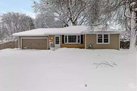 5013 Sovereign Blvd, Rockford, IL 61108