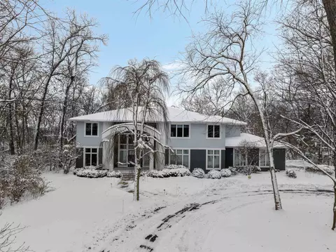 9048 Smokethorn Trl, Belvidere, IL 61008