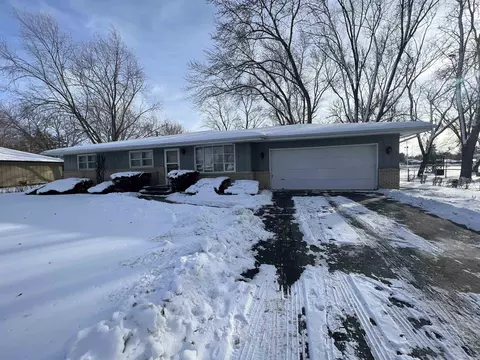4549 Apollo Dr, Machesney Park, IL 61115