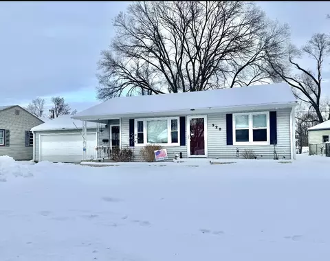 328 Renrose Ave, Loves Park, IL 61111
