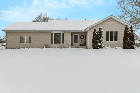 10810 Banyan Dr, Machesney Park, IL 61115