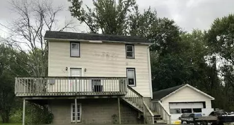 604 Delores Ct, East Dubuque, IL 61025