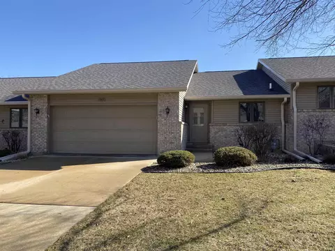 1003 Arapaho Dr, Freeport, IL 61032