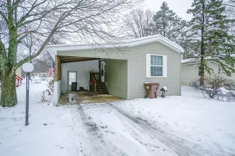 13031 Oak Lawn Ln, Poplar Grove, IL 61065