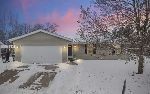 130 Rainbow Dr, Capron, IL 61012