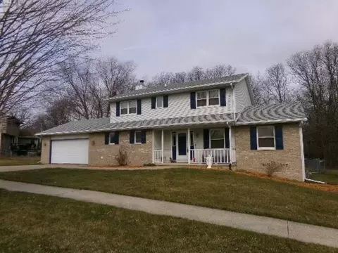 2218 Farmdale Ln, Freeport, IL 61032