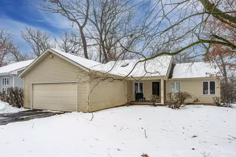 1438 Chadbourne Dr, Lake Summerset, IL 61019