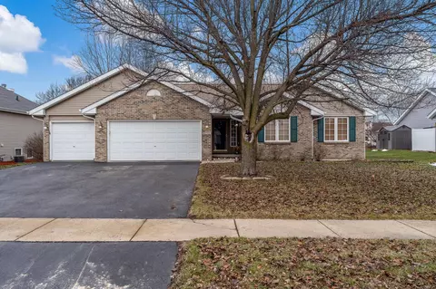 6772 Butterfield Dr, Cherry Valley, IL 61016