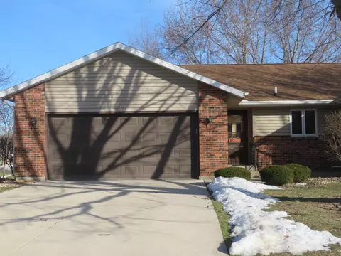 541 N Sierra Dr, Freeport, IL 61032