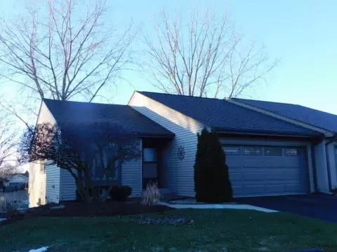 5819 Meadows Edge Close Close, Loves Park, IL 61111