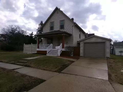 627 E Garden St, Freeport, IL 61032