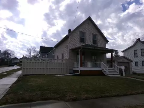 627 E Garden St, Freeport, IL 61032 photo 2