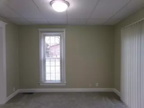 627 E Garden St, Freeport, IL 61032 photo 6