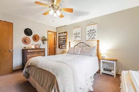 Bedroom - 607 Knollwood, Lake Summerset, IL 61019 photo 3 of 11