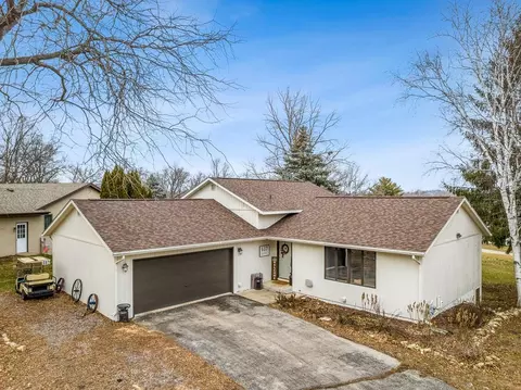 Exterior - 607 Knollwood, Lake Summerset, IL 61019 photo 4 of 5