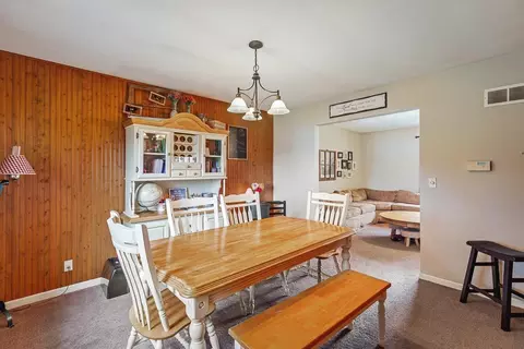 Dining - 607 Knollwood, Lake Summerset, IL 61019 photo 2 of 2