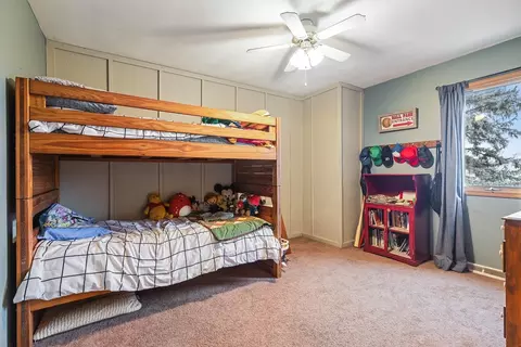 Bedroom - 607 Knollwood, Lake Summerset, IL 61019 photo 4 of 11