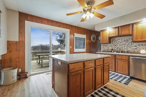 Kitchen - 607 Knollwood, Lake Summerset, IL 61019 photo 1 of 3
