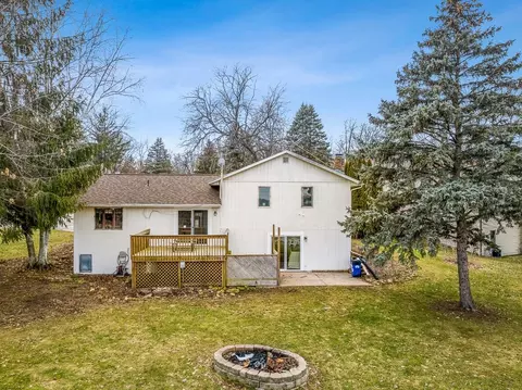Exterior - 607 Knollwood, Lake Summerset, IL 61019 photo 3 of 5